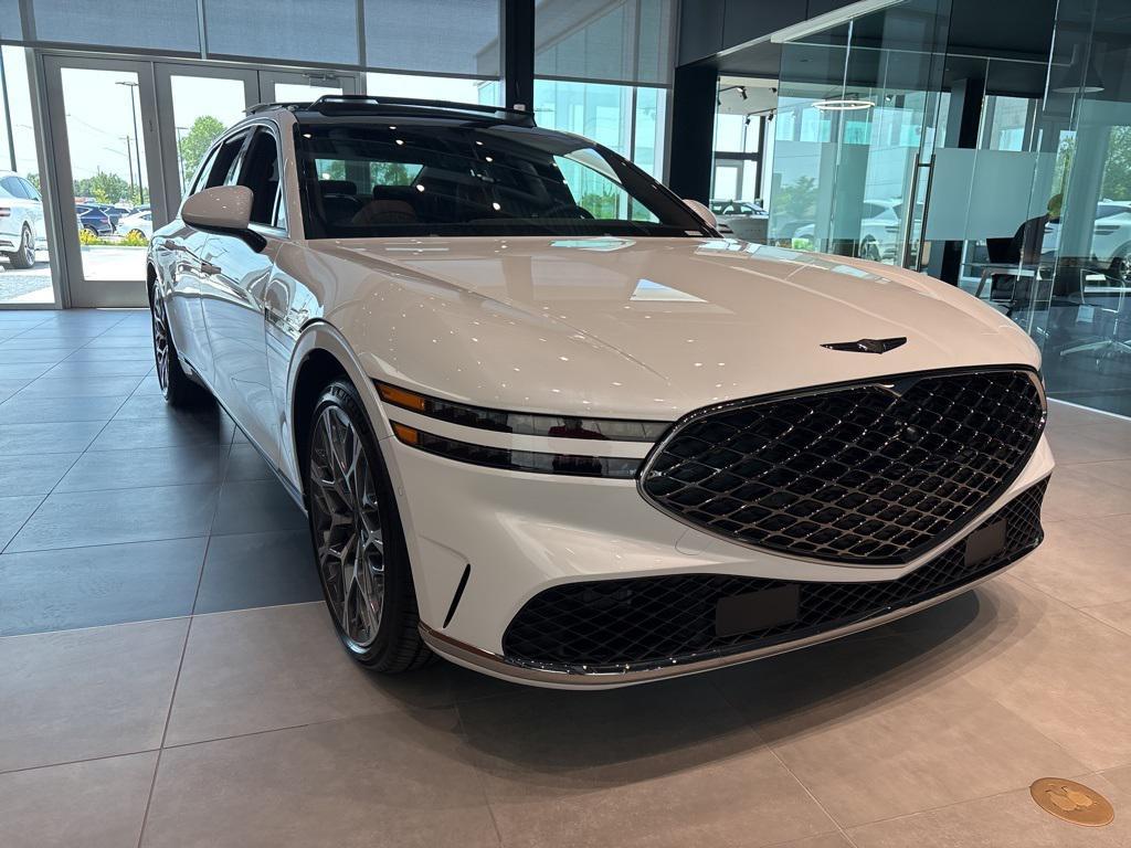 new 2025 Genesis G90 car, priced at $97,353