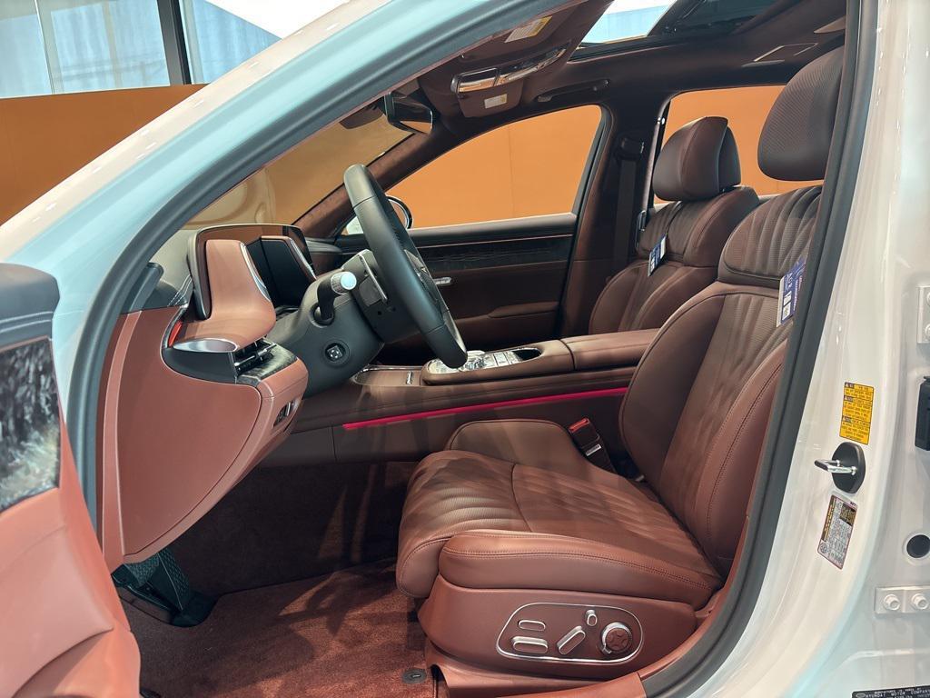 new 2025 Genesis G90 car, priced at $97,353