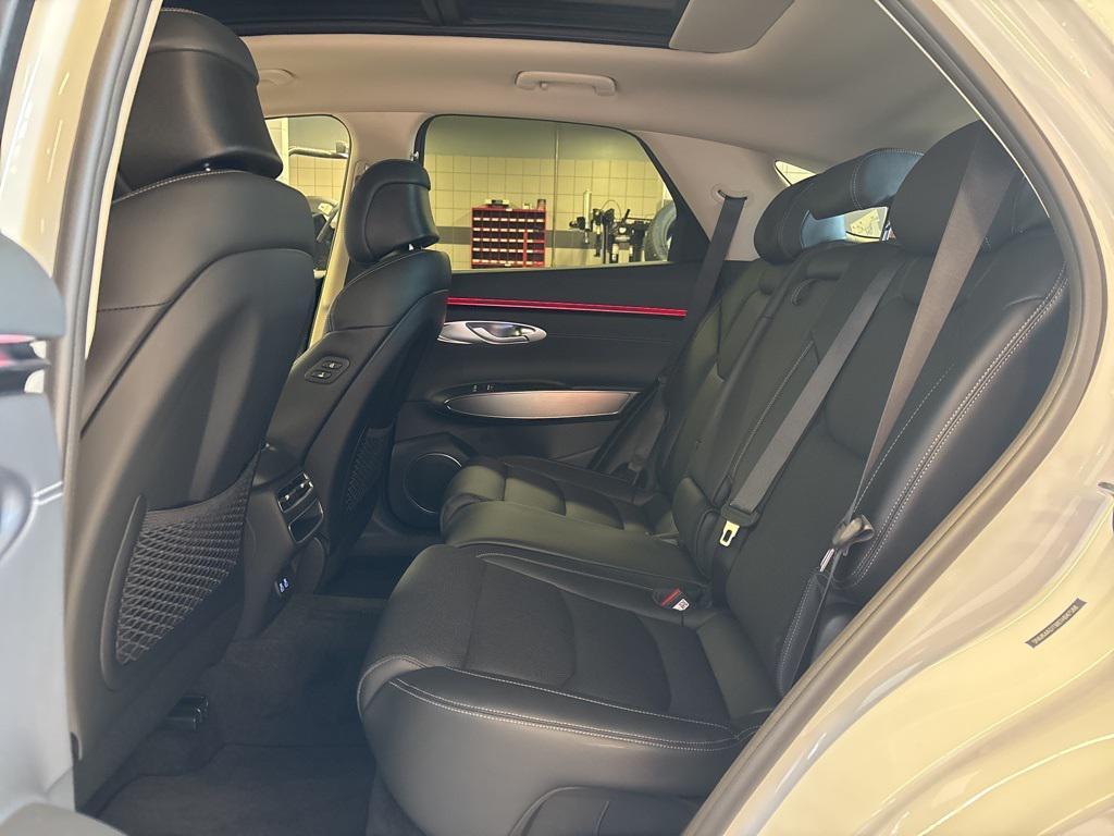 new 2026 Genesis GV70 car