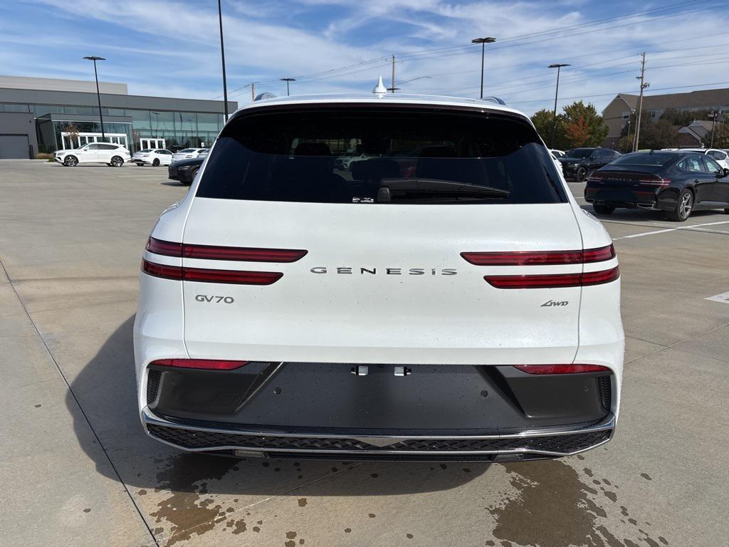 new 2026 Genesis GV70 car