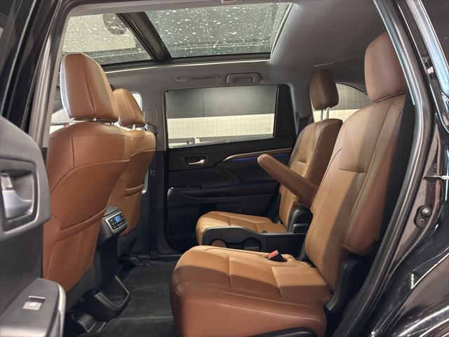 used 2019 Toyota Highlander car, priced at $30,950