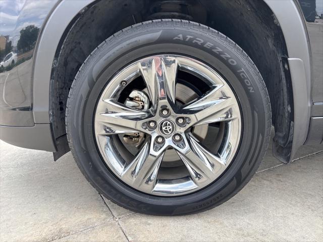 used 2019 Toyota Highlander car, priced at $30,950