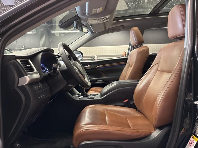 used 2019 Toyota Highlander car, priced at $30,950