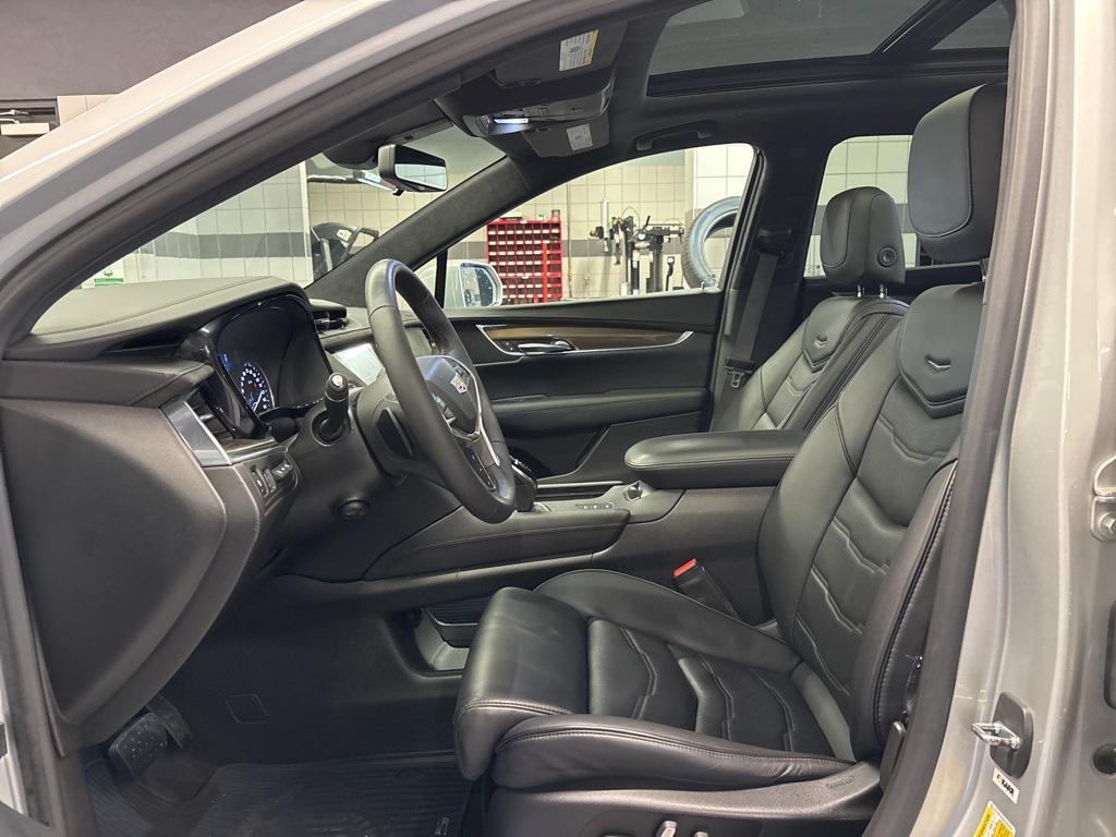 used 2017 Cadillac XT5 car, priced at $27,788