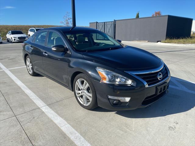 used 2014 Nissan Altima car, priced at $12,998