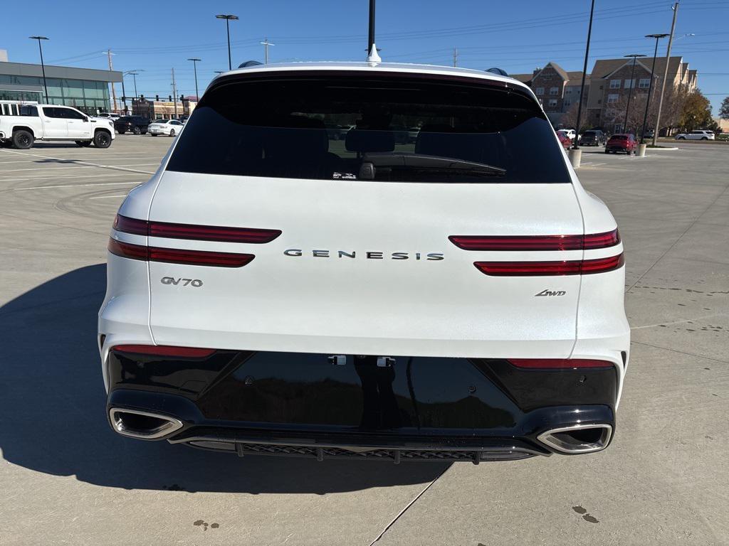 new 2026 Genesis GV70 car