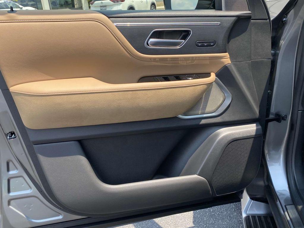 new 2025 INFINITI QX80 car, priced at $102,640