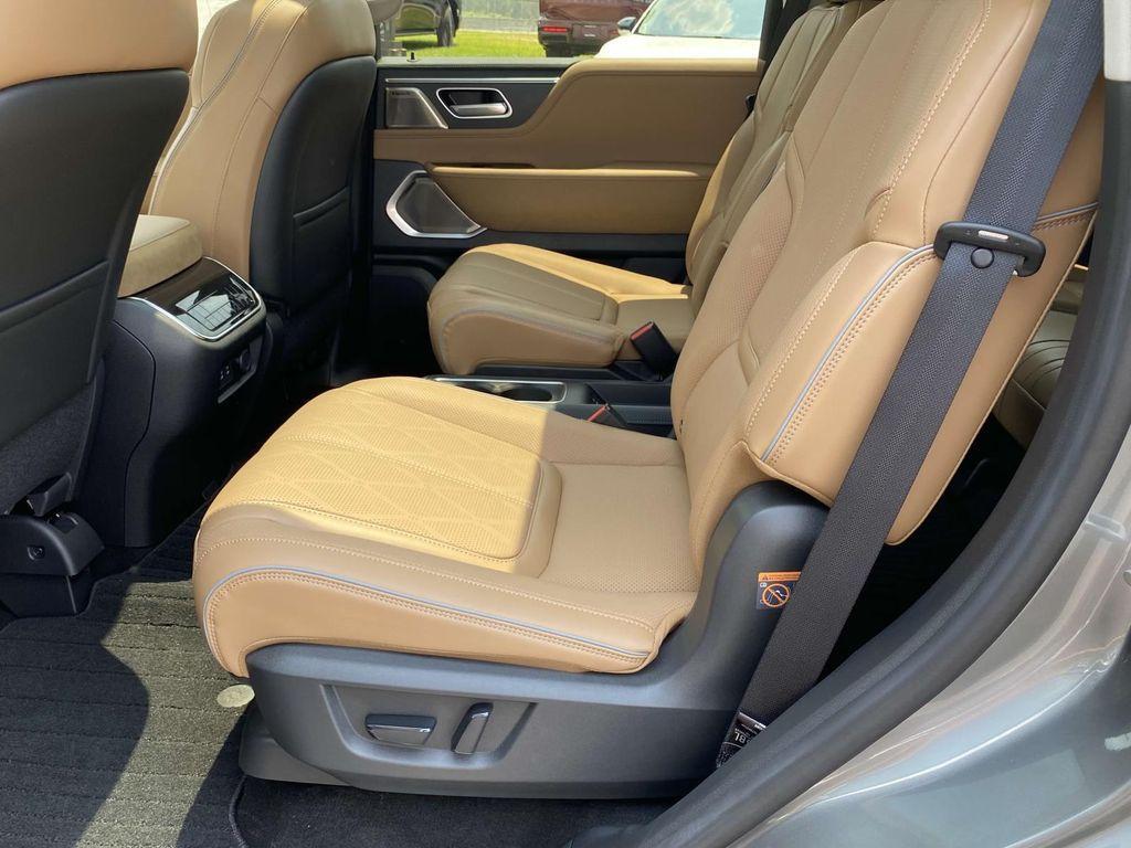 new 2025 INFINITI QX80 car, priced at $102,640