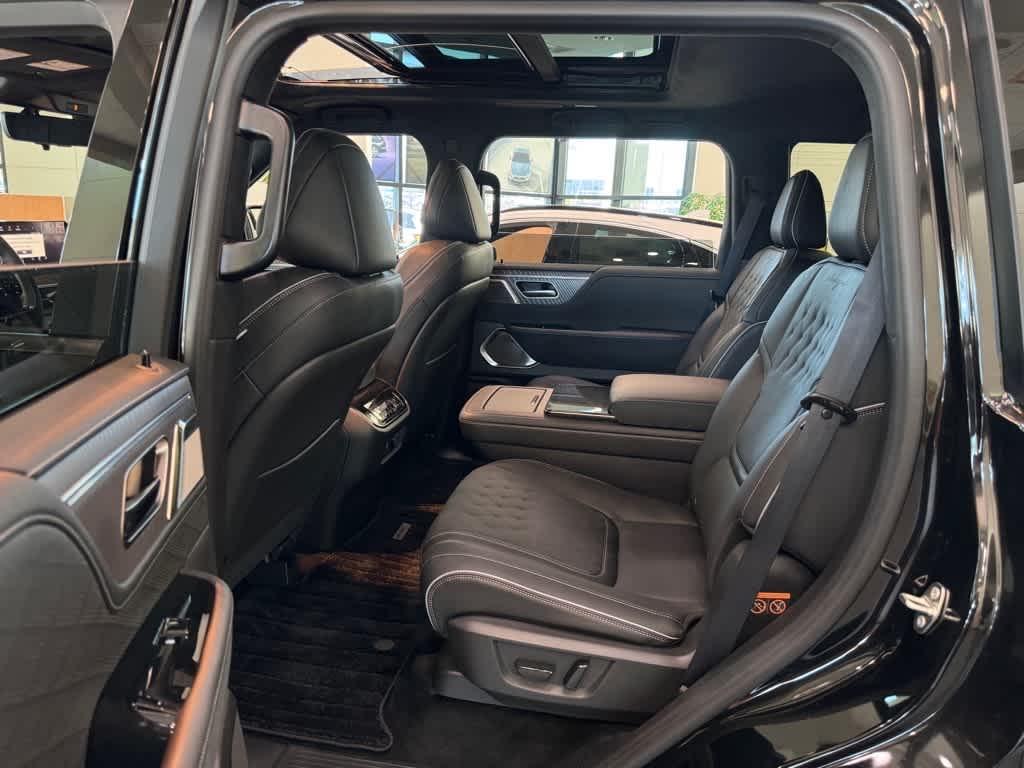 new 2025 INFINITI QX80 car, priced at $109,309