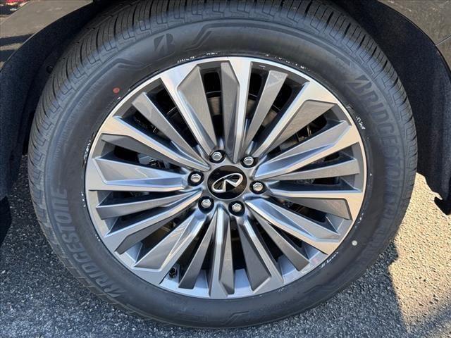 new 2025 INFINITI QX80 car, priced at $100,587