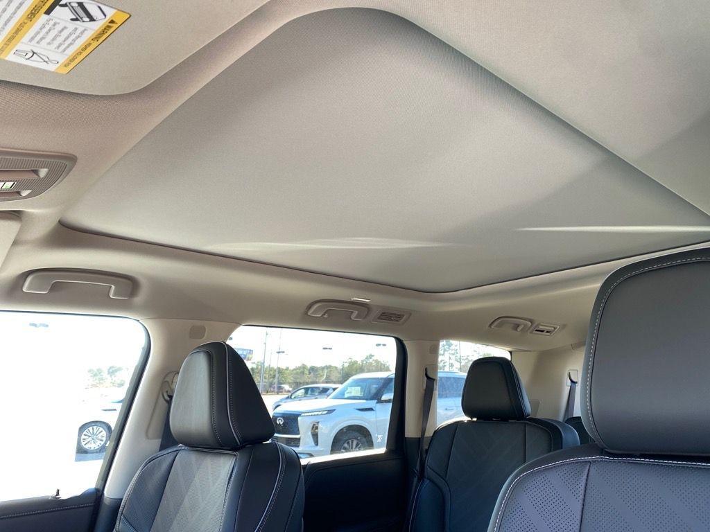 new 2025 INFINITI QX80 car, priced at $88,423