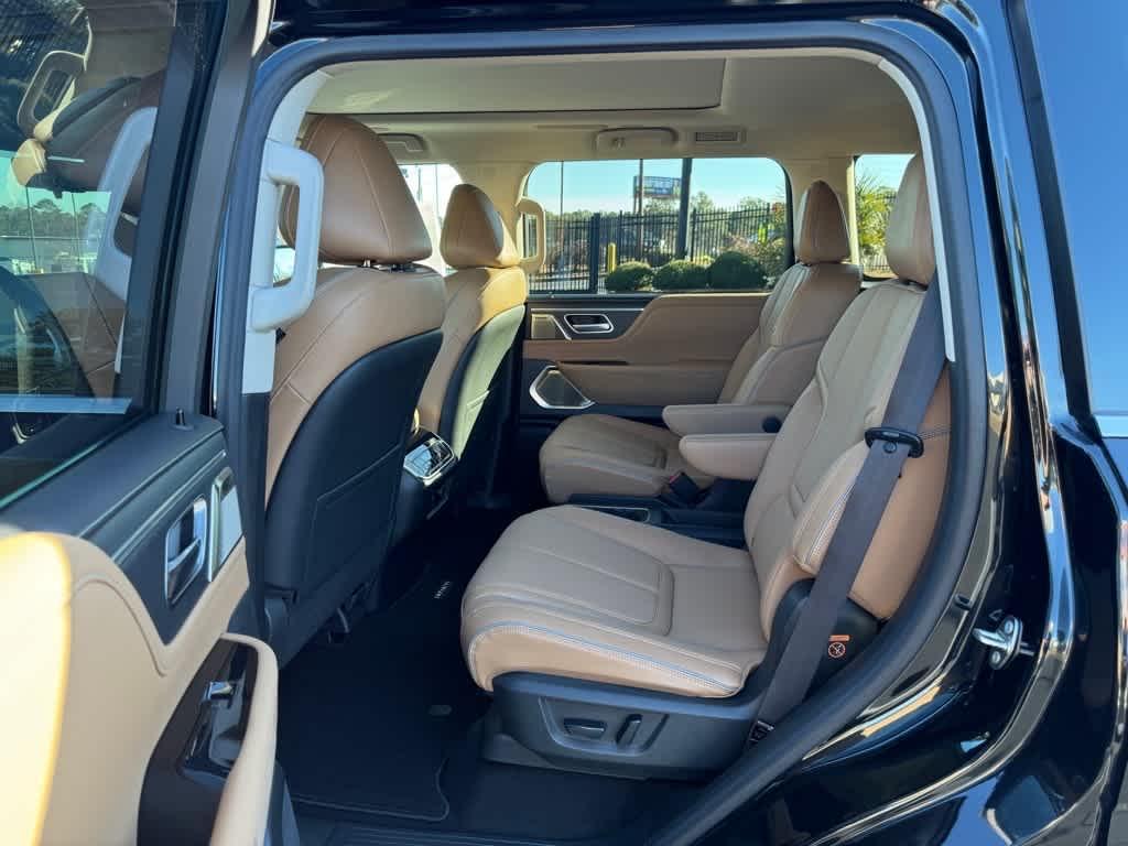 new 2025 INFINITI QX80 car, priced at $102,249