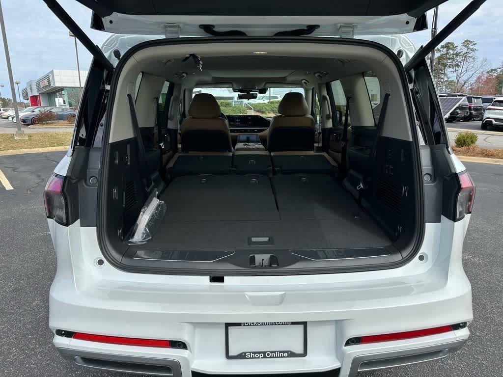 new 2025 INFINITI QX80 car, priced at $104,985