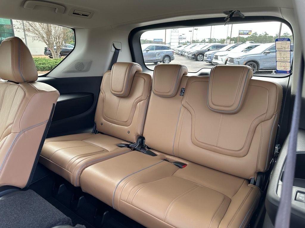 new 2025 INFINITI QX80 car, priced at $103,924