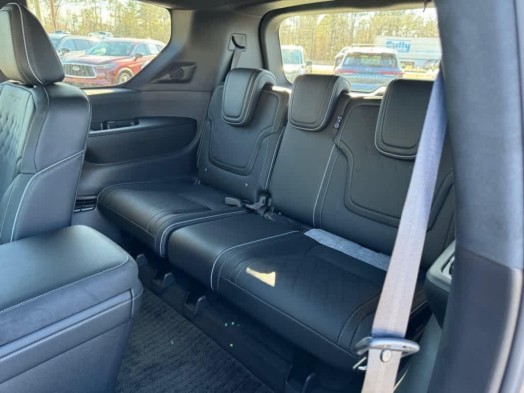 new 2025 INFINITI QX80 car, priced at $107,201