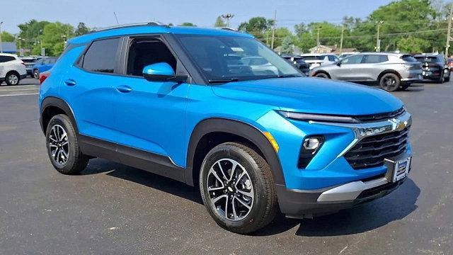 new 2025 Chevrolet TrailBlazer car, priced at $28,735