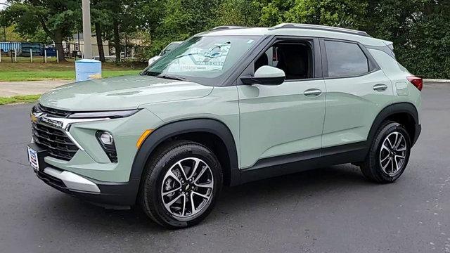 new 2025 Chevrolet TrailBlazer car, priced at $30,075