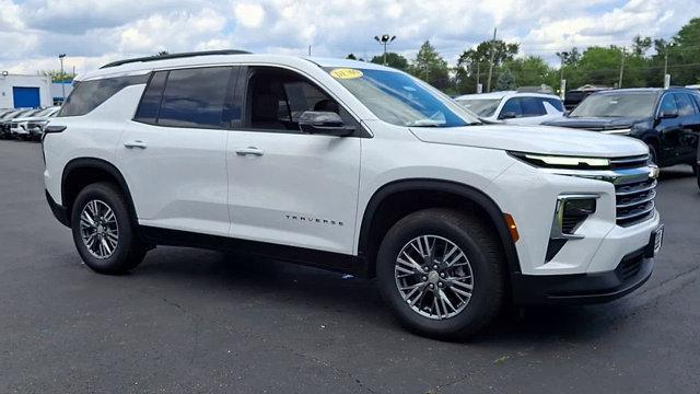 new 2025 Chevrolet Traverse car, priced at $40,999