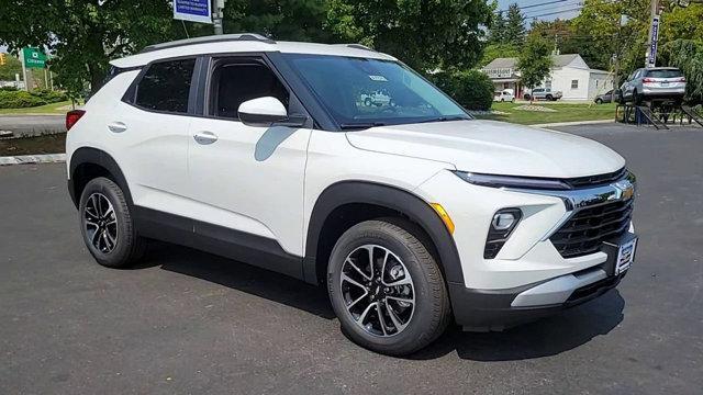 new 2025 Chevrolet TrailBlazer car, priced at $27,990