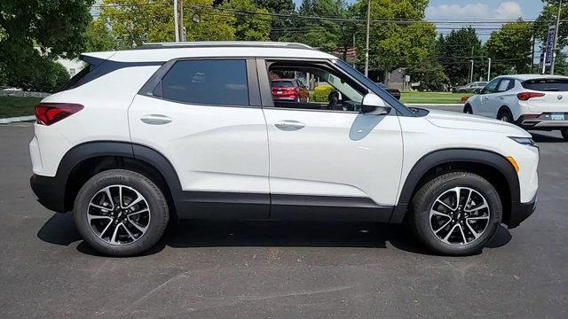 new 2025 Chevrolet TrailBlazer car, priced at $27,990