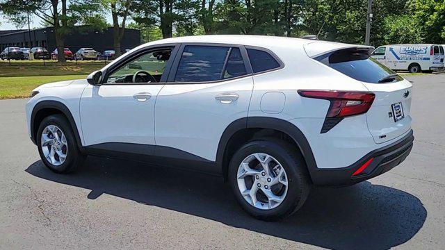 new 2025 Chevrolet Trax car, priced at $23,160