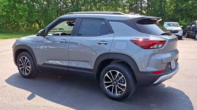 new 2025 Chevrolet TrailBlazer car, priced at $28,340