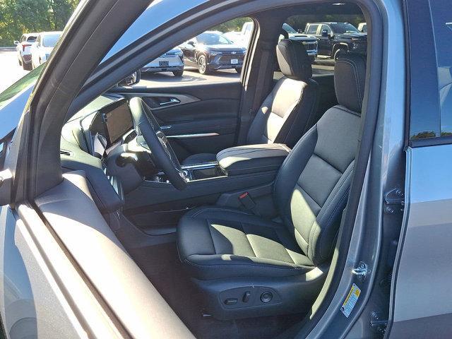 new 2026 Chevrolet Traverse car, priced at $50,105