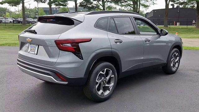 new 2025 Chevrolet Trax car, priced at $25,735