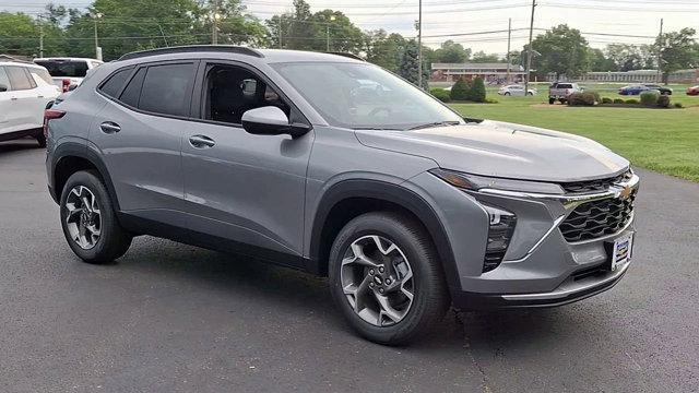 new 2025 Chevrolet Trax car, priced at $25,735