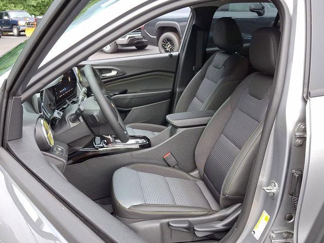 new 2025 Chevrolet Trax car, priced at $25,735