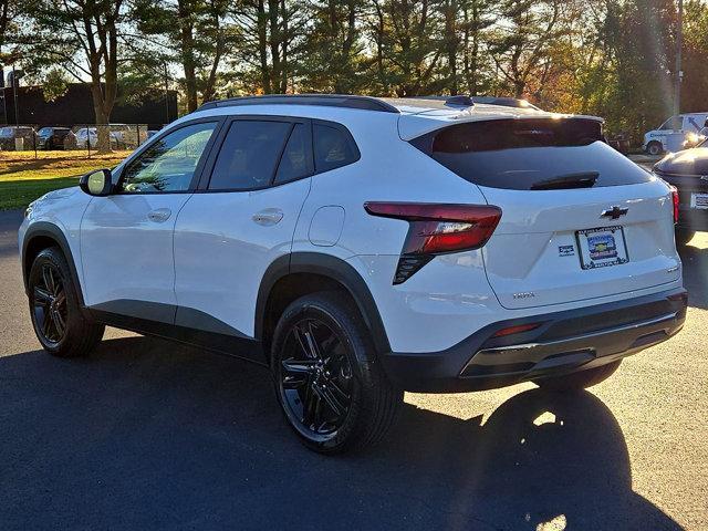 new 2025 Chevrolet Trax car, priced at $25,999