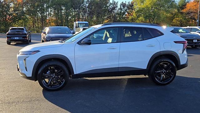 new 2025 Chevrolet Trax car, priced at $25,999