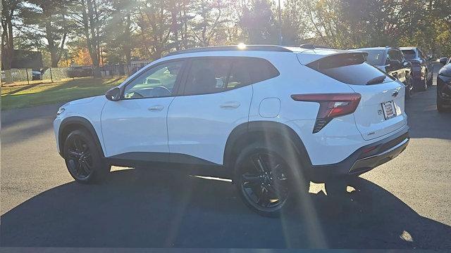new 2025 Chevrolet Trax car, priced at $25,999