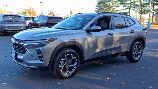 new 2025 Chevrolet Trax car, priced at $24,735