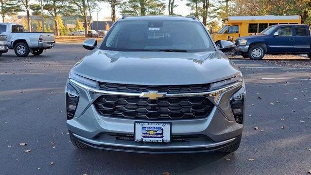 new 2025 Chevrolet Trax car, priced at $24,735