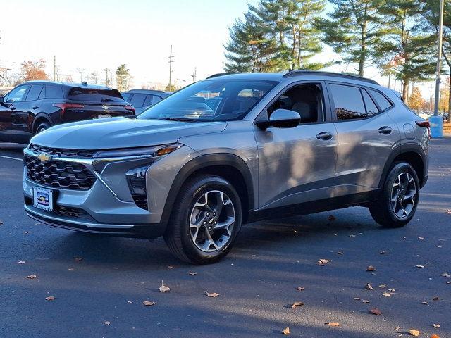 new 2025 Chevrolet Trax car, priced at $24,735