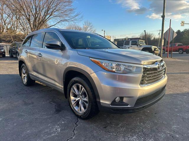 used 2015 Toyota Highlander car, priced at $16,995