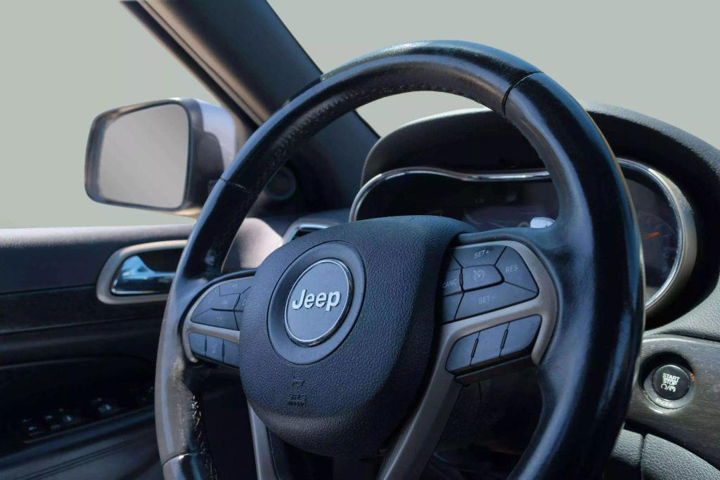 used 2015 Jeep Grand Cherokee car, priced at $5,777