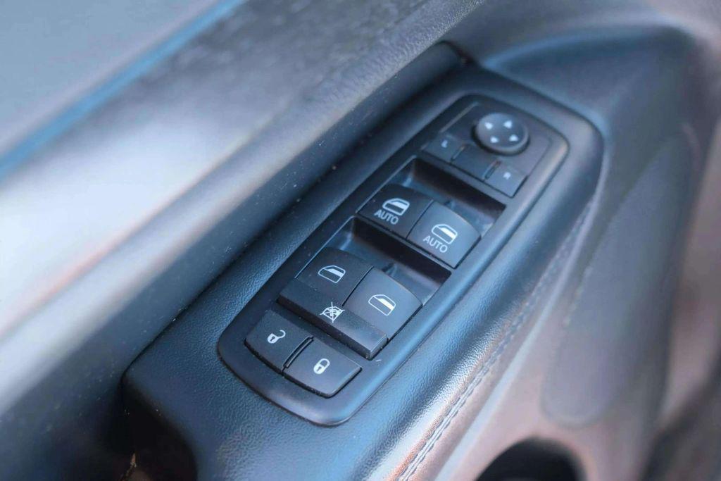 used 2015 Jeep Grand Cherokee car, priced at $5,777