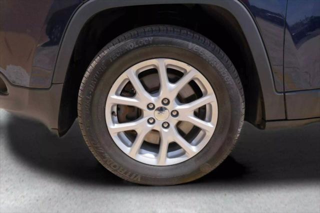 used 2014 Jeep Cherokee car, priced at $7,777