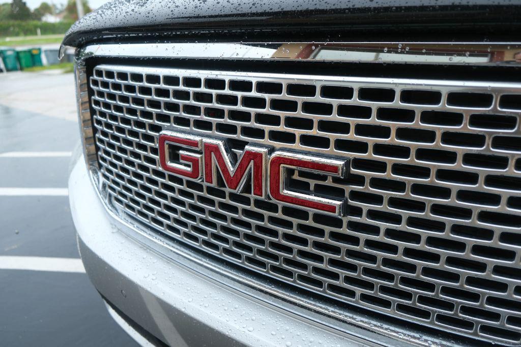 used 2017 GMC Yukon XL car, priced at $23,500