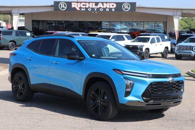 new 2025 Chevrolet Trax car, priced at $28,319