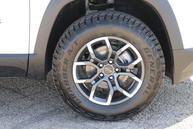 new 2026 Chevrolet Equinox car, priced at $37,875