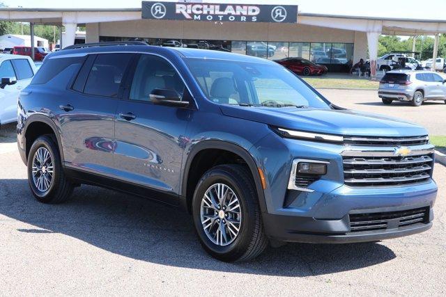 new 2025 Chevrolet Traverse car, priced at $43,294