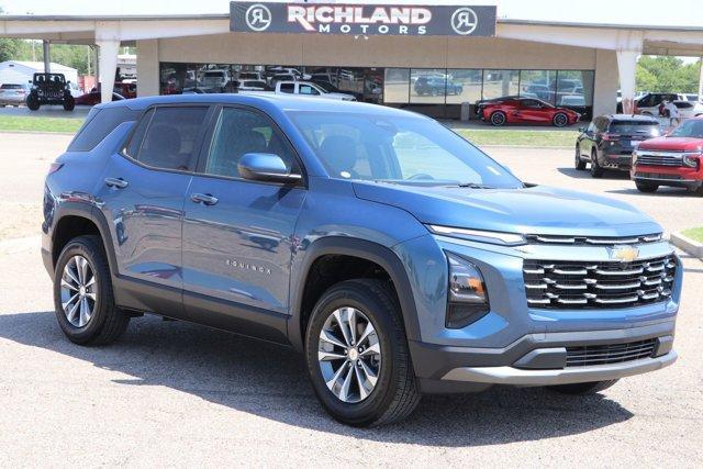 new 2026 Chevrolet Equinox car, priced at $29,995