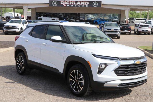 new 2025 Chevrolet TrailBlazer car, priced at $27,515