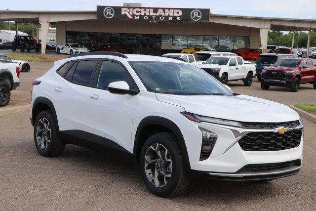 new 2025 Chevrolet Trax car, priced at $25,824