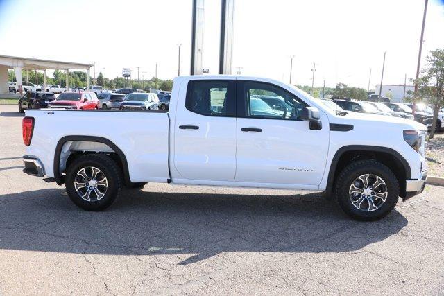 new 2025 GMC Sierra 1500 car, priced at $47,425