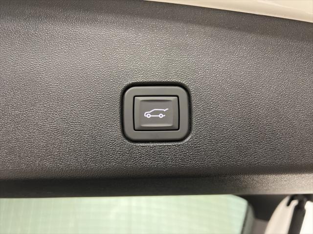 new 2025 Cadillac OPTIQ car, priced at $60,870