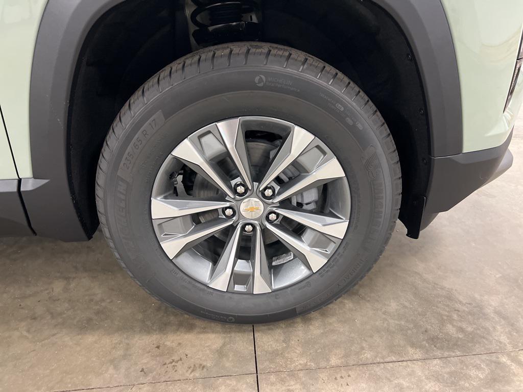 new 2026 Chevrolet Equinox car, priced at $35,195